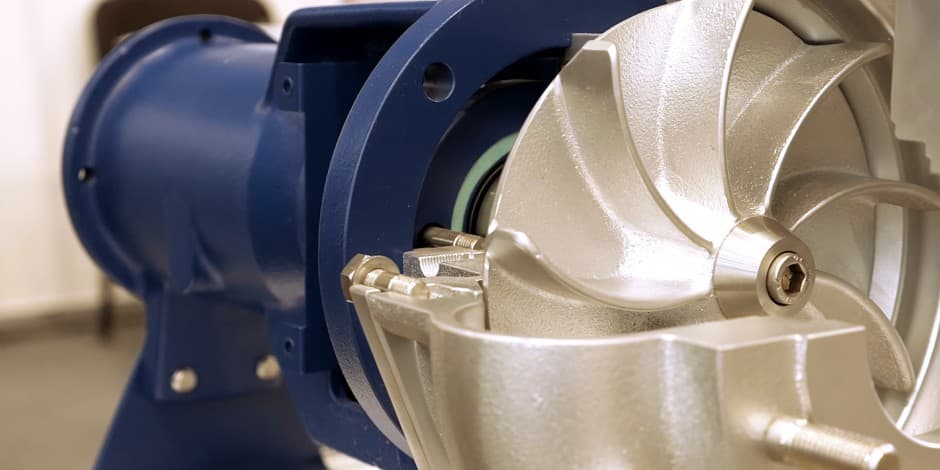 Centrifugal Pumps vs. Positive Displacement Plunger Pumps